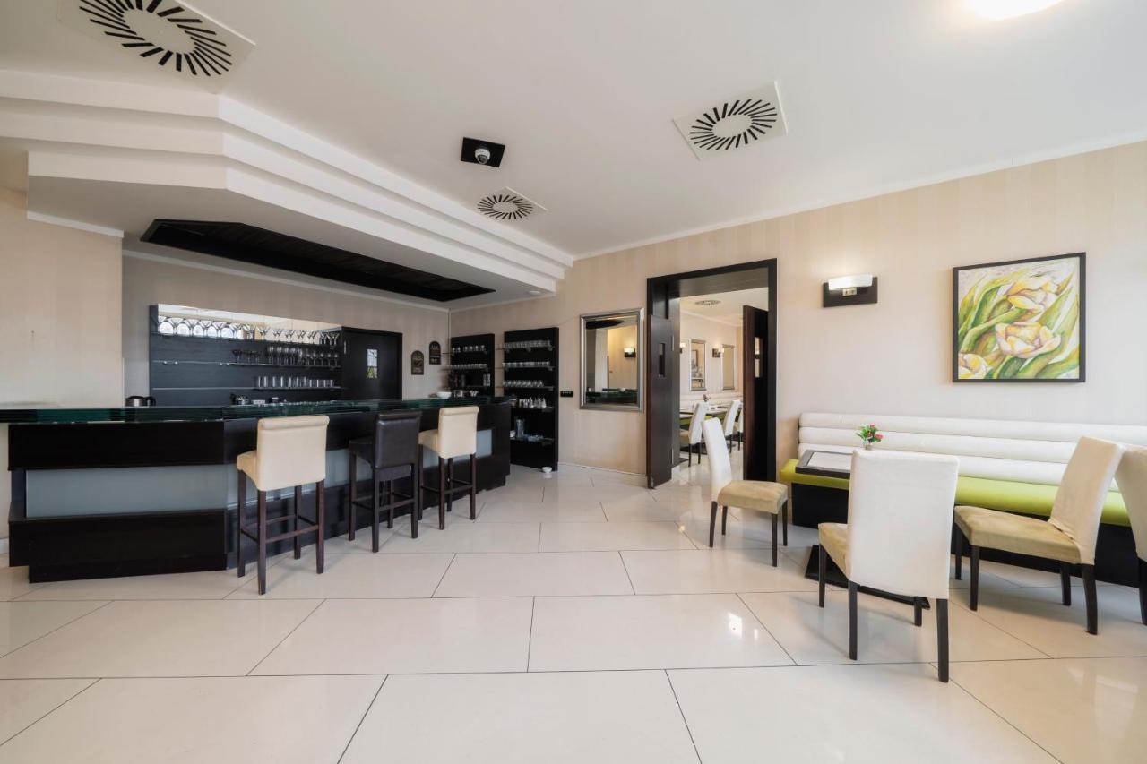 Hotel Astory Plzeň Kültér fotó