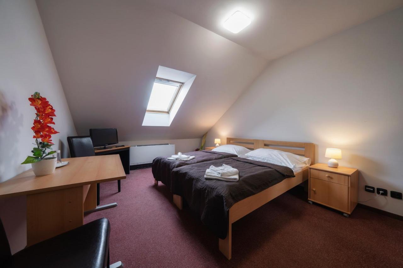 Hotel Astory Plzeň Kültér fotó